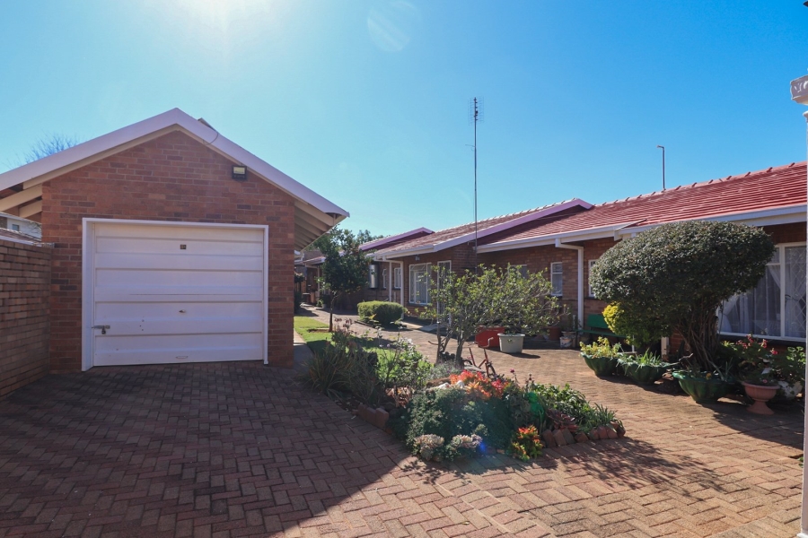 1 Bedroom Property for Sale in Flamwood North West